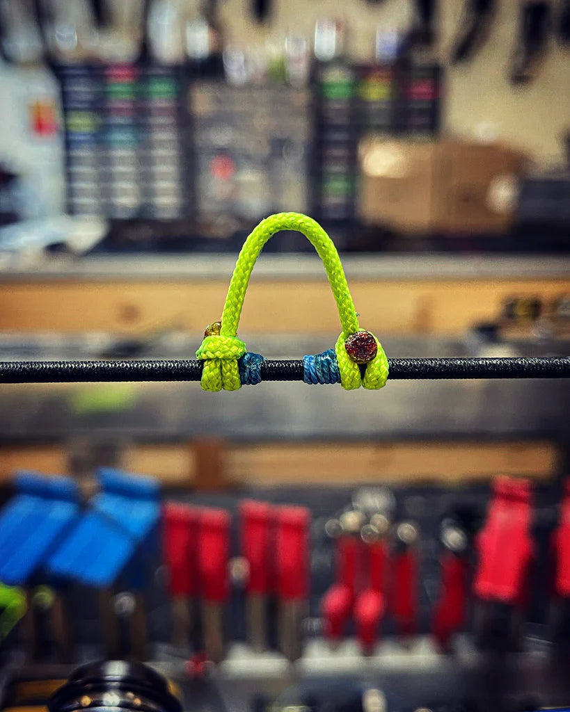 Bowstring wrapped with serving thread for archery string protection