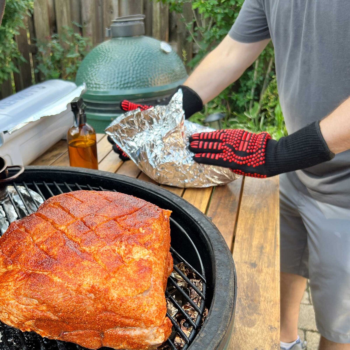 TableCraft Black & Red Grilling Gloves, Set of 2 - Image 6