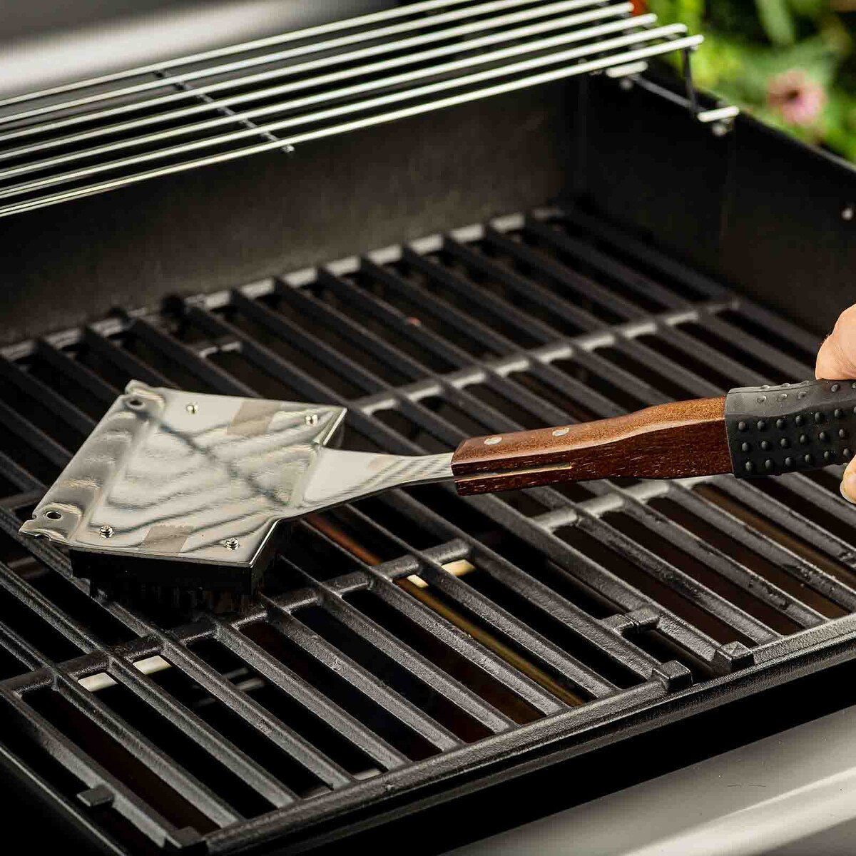 TableCraft Wooden Handle Wide Grill Brush with Black Soft Grip - Image 10