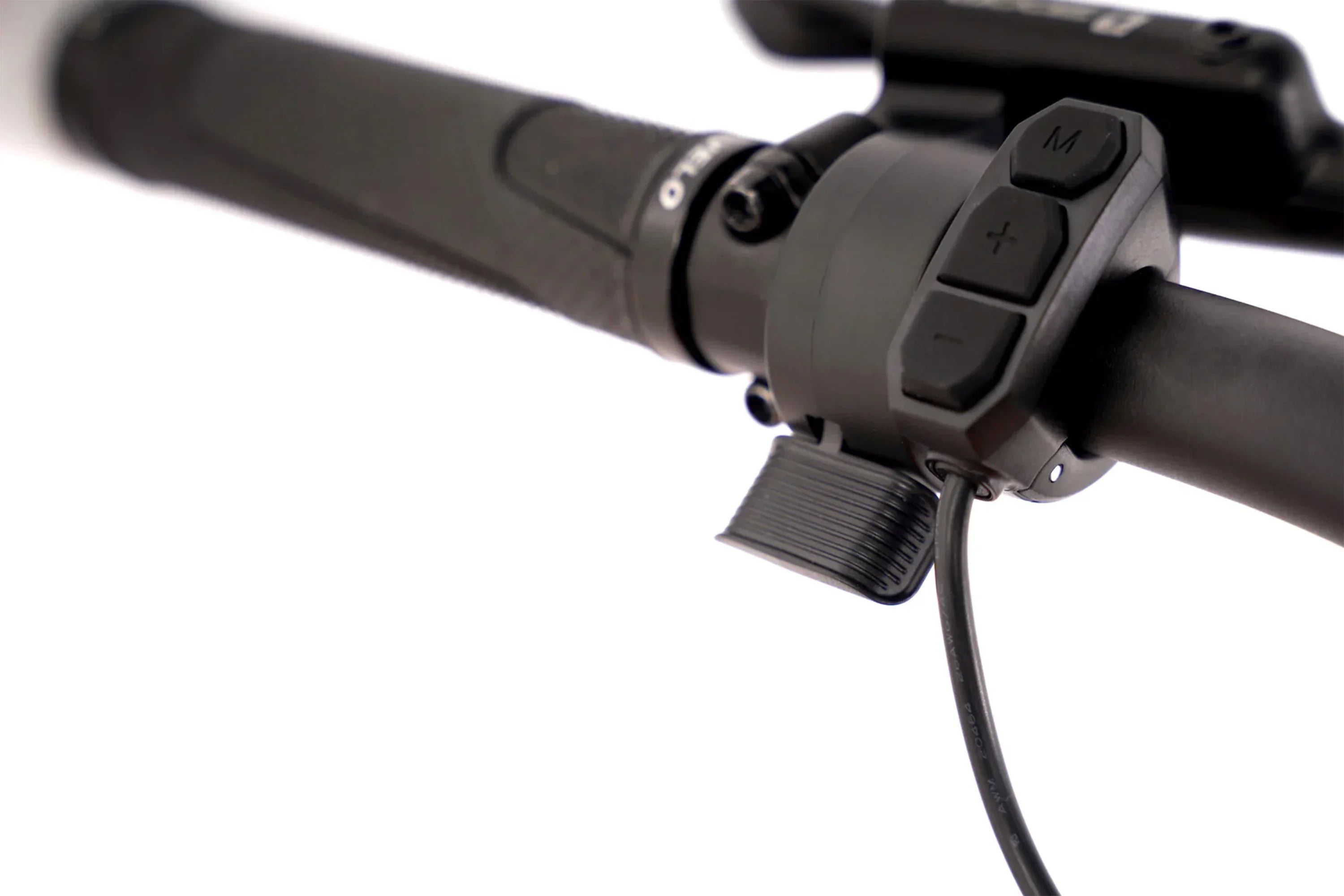 Taubik Westridge 4T ebike handlebar with control buttons and throttle