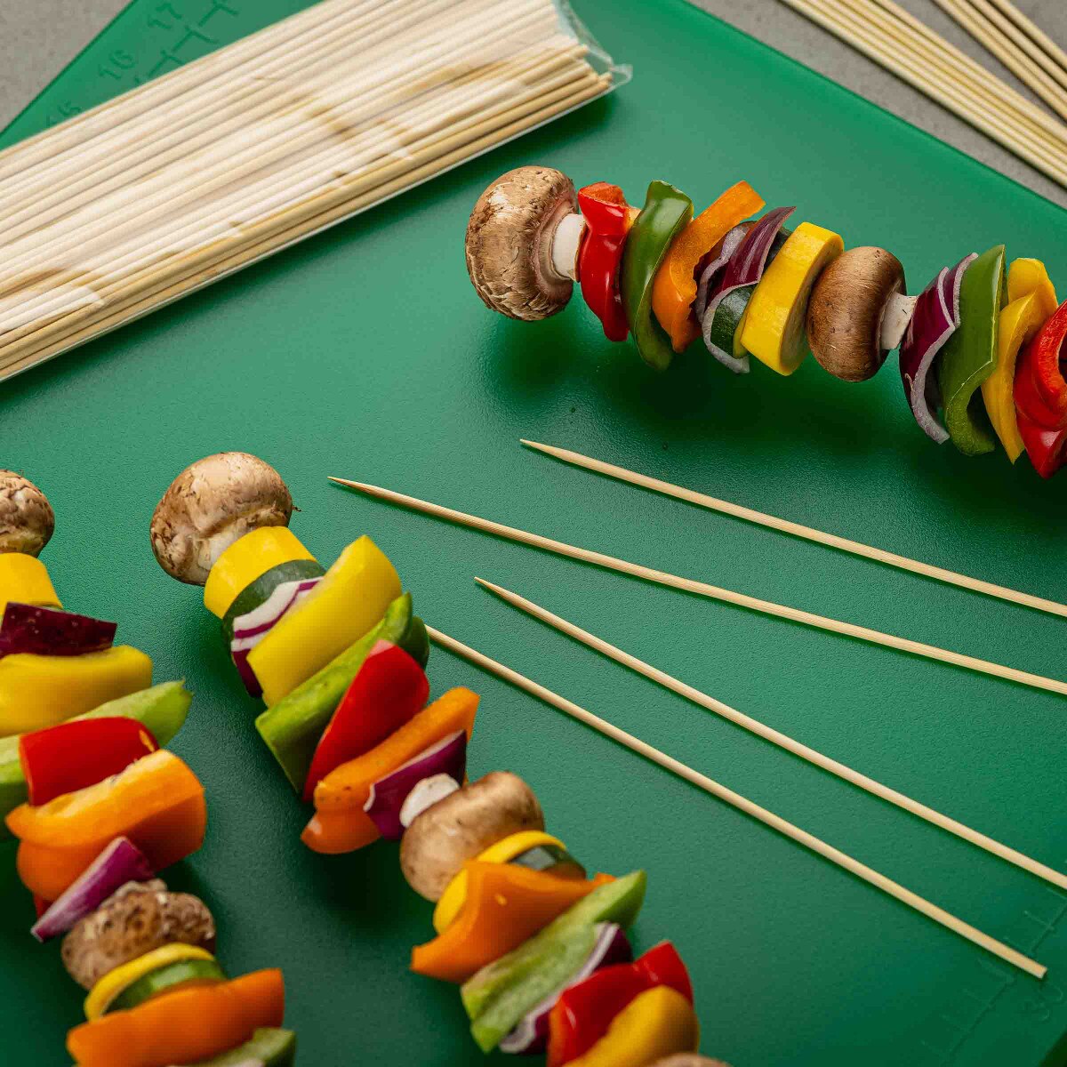 TableCraft 10' Bamboo Skewers, Pack of 100 - Image 5