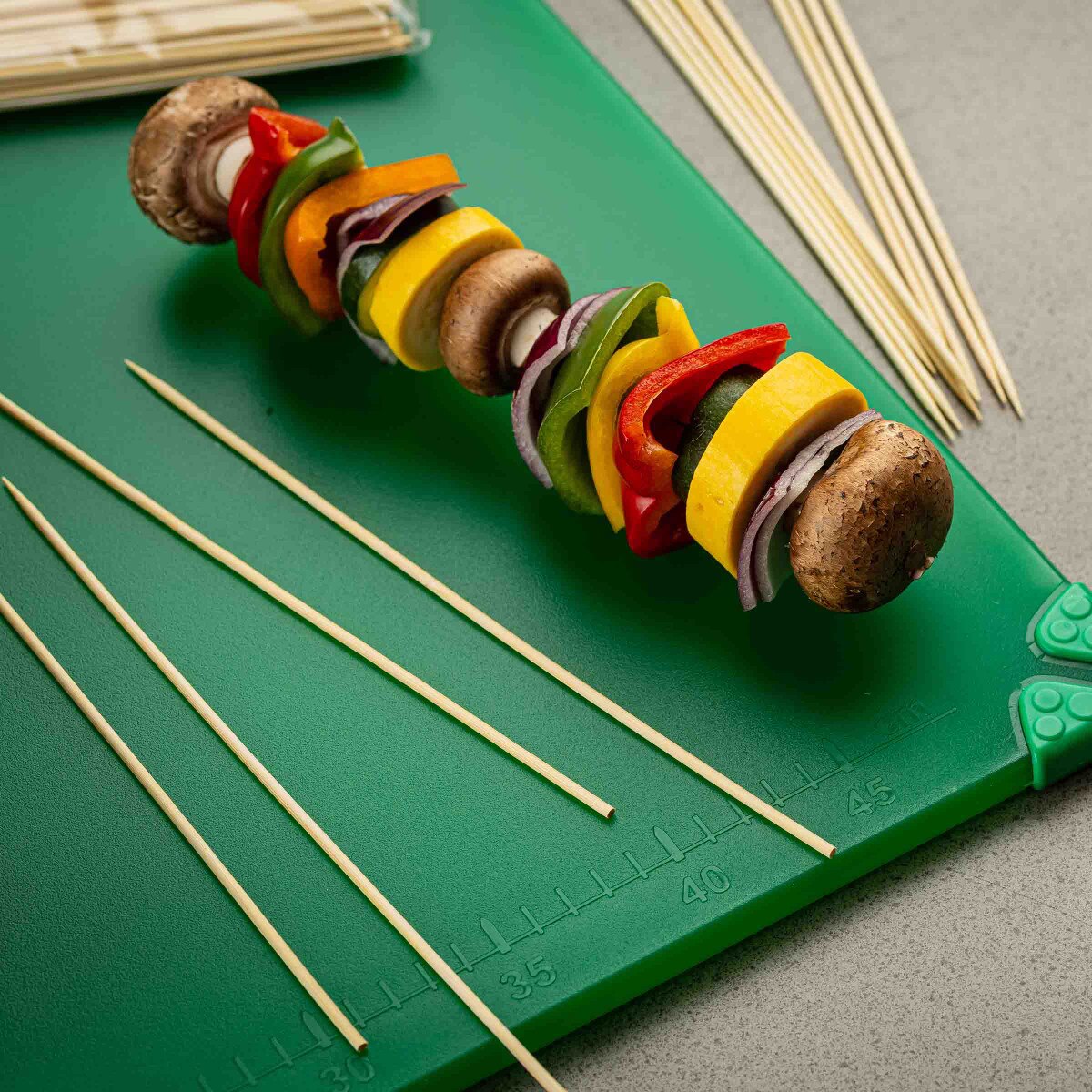 TableCraft 10' Bamboo Skewers, Pack of 100 - Image 7