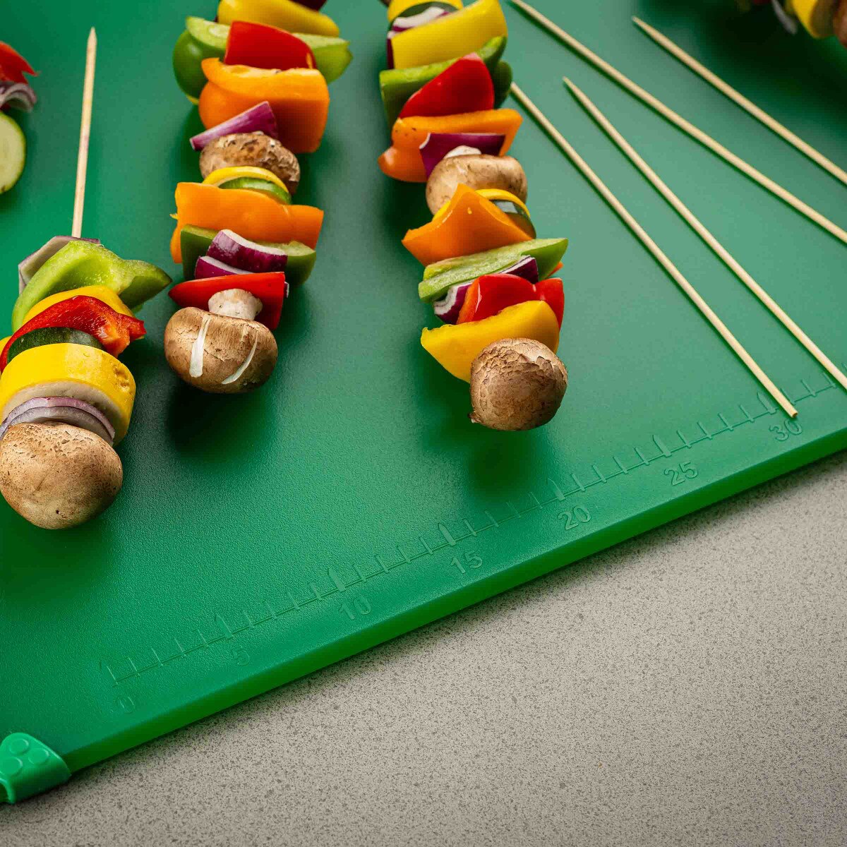 TableCraft 10' Bamboo Skewers, Pack of 100 - Image 8