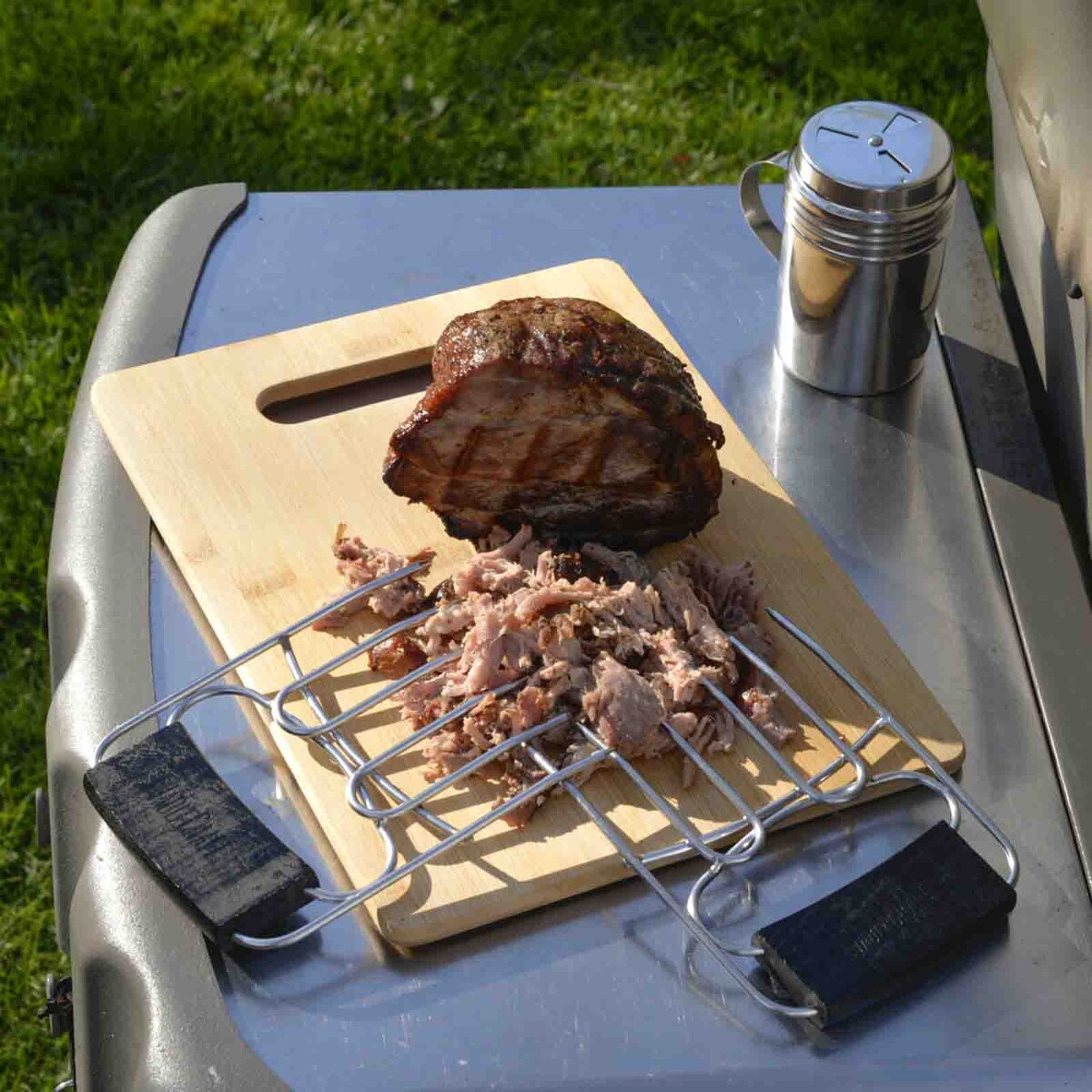TableCraft 10 oz Dry Rub Shaker With Handle - Image 8