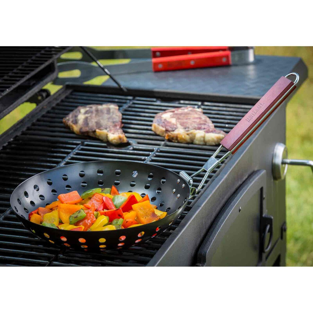 TableCraft Round Grilling Wok With Handle - Image 5