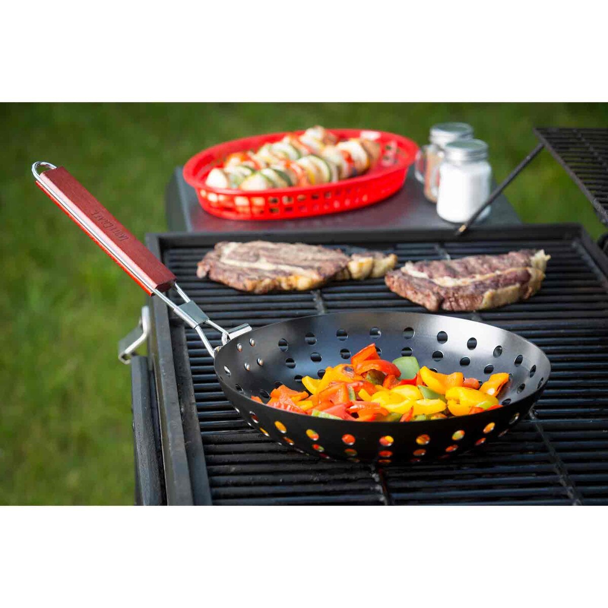 TableCraft Round Grilling Wok With Handle - Image 6