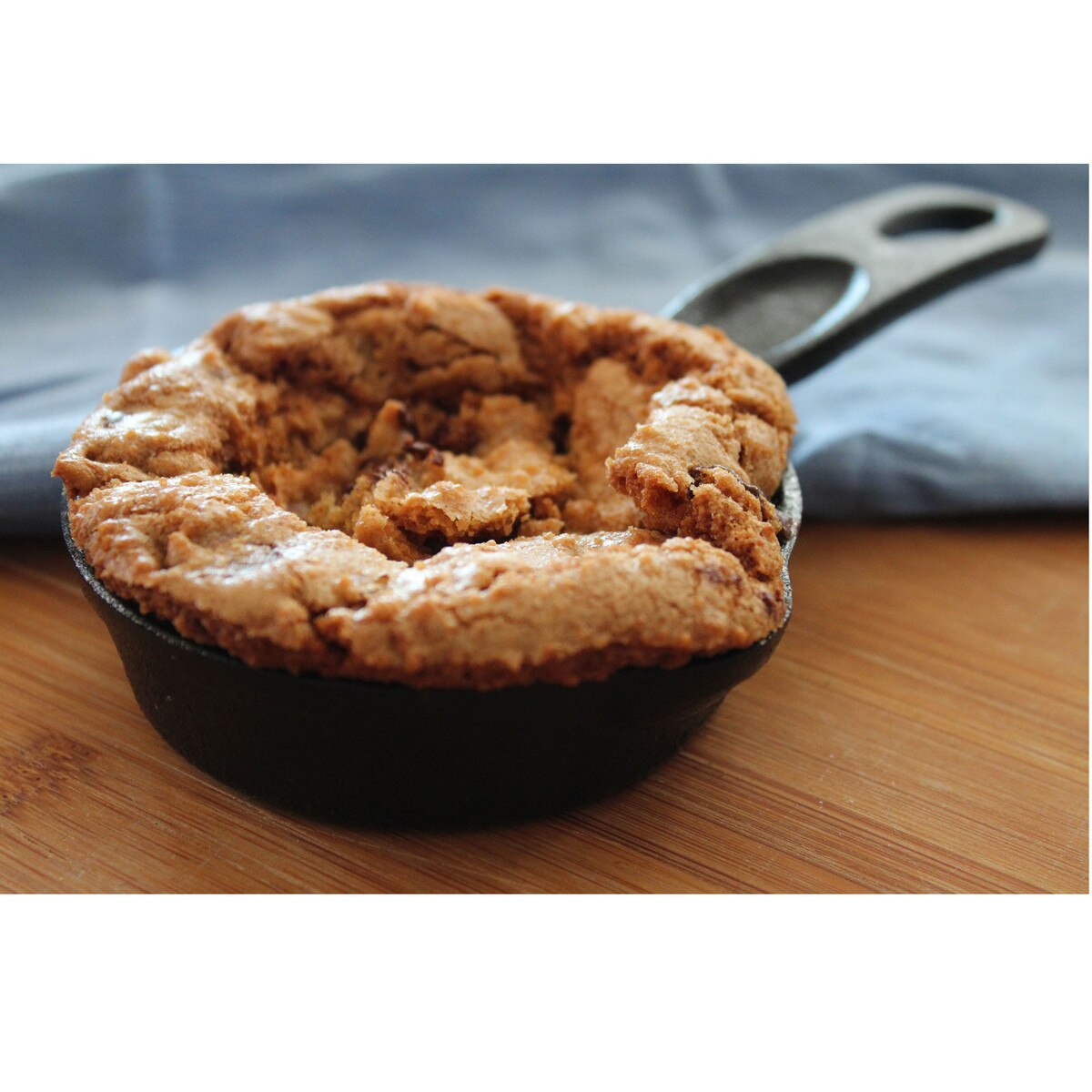 TableCraft Cast Iron Cookware 4' Round Mini Skillet - Image 9