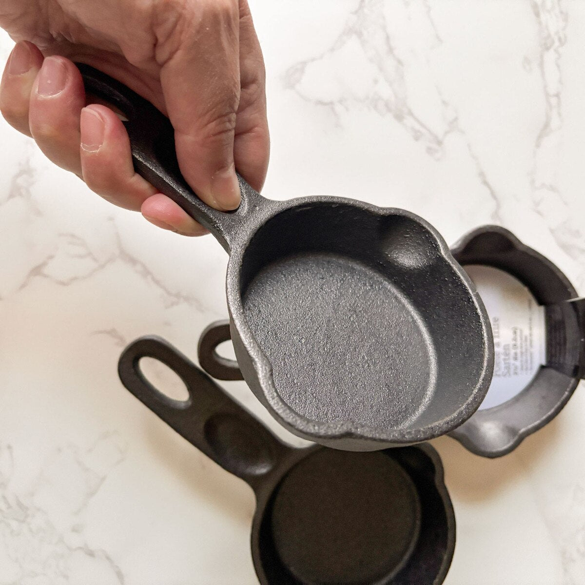TableCraft Cast Iron Cookware 4' Round Mini Skillet - Image 10