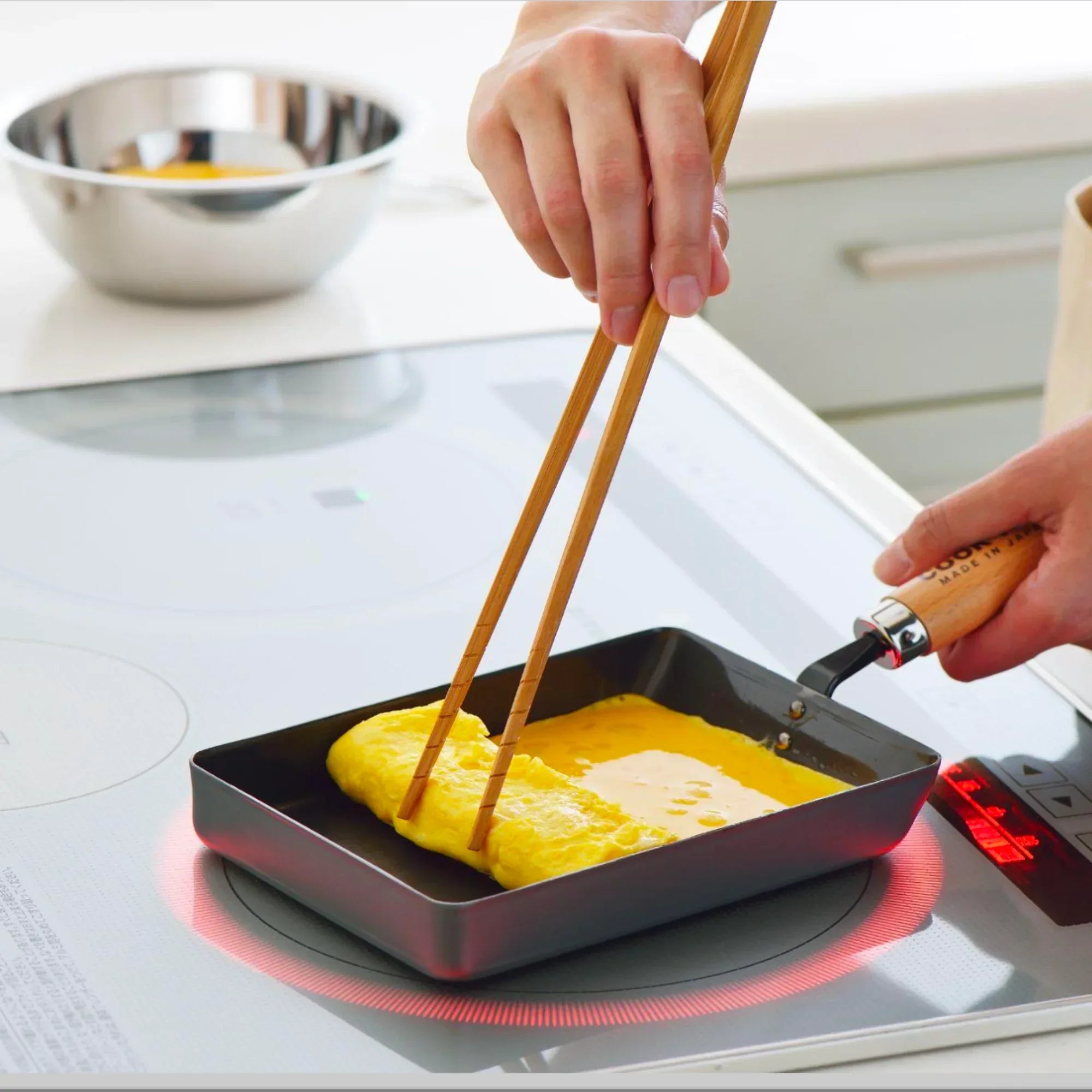Yoshikawa Cook-Pal Ren Tamagoyaki Omelet / Egg Pan (Medium)– Carbon Steel | Made in Japan