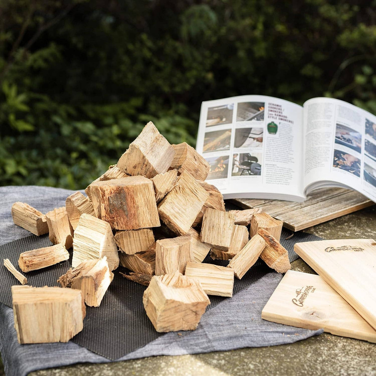 Camerons Hickory Smoking Wood Chunks – 420 cu. in. - Image 2