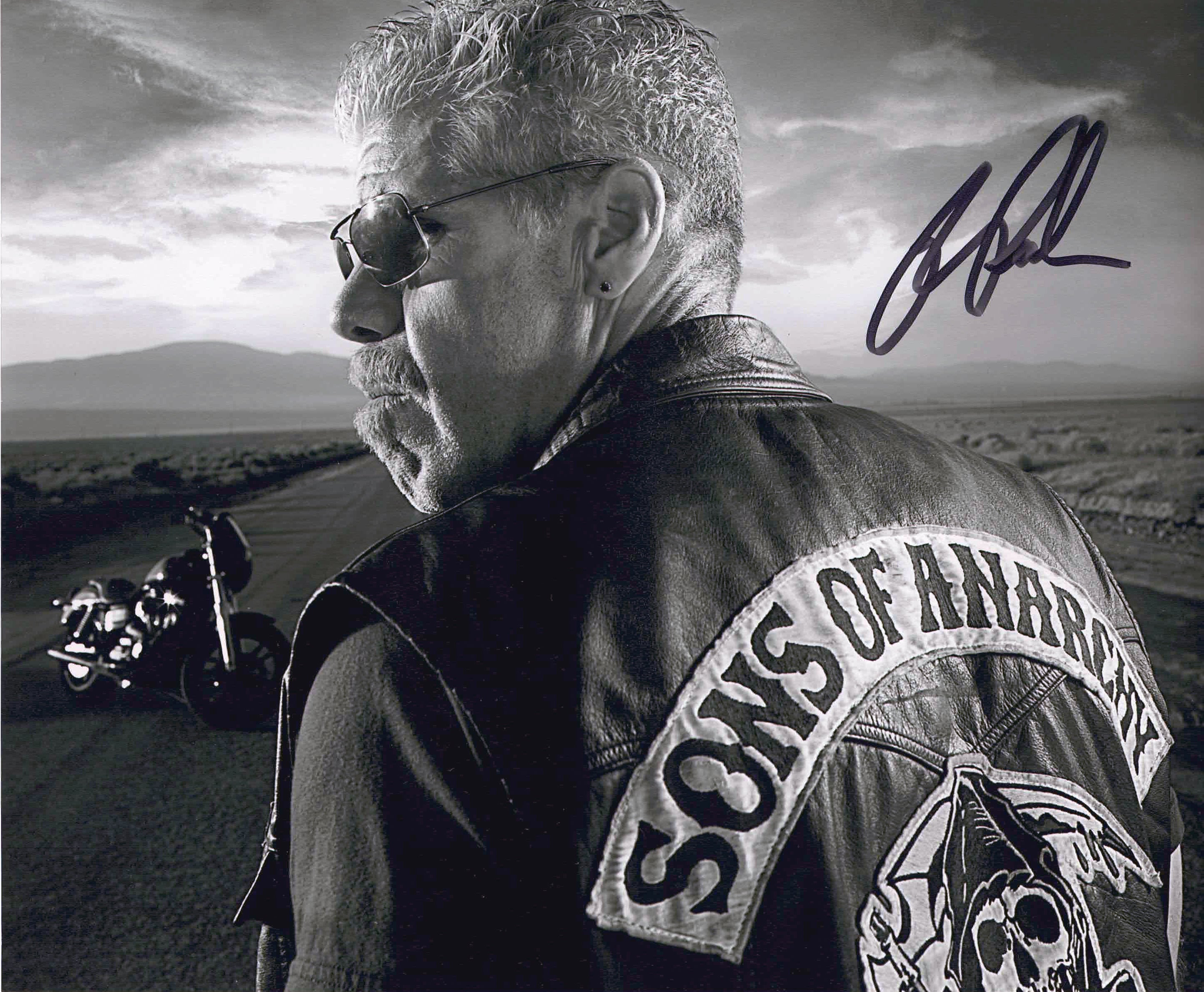 RON PERLMAN SIGNED SONS OF ANARCHY JACKET 8X10 PHOTO