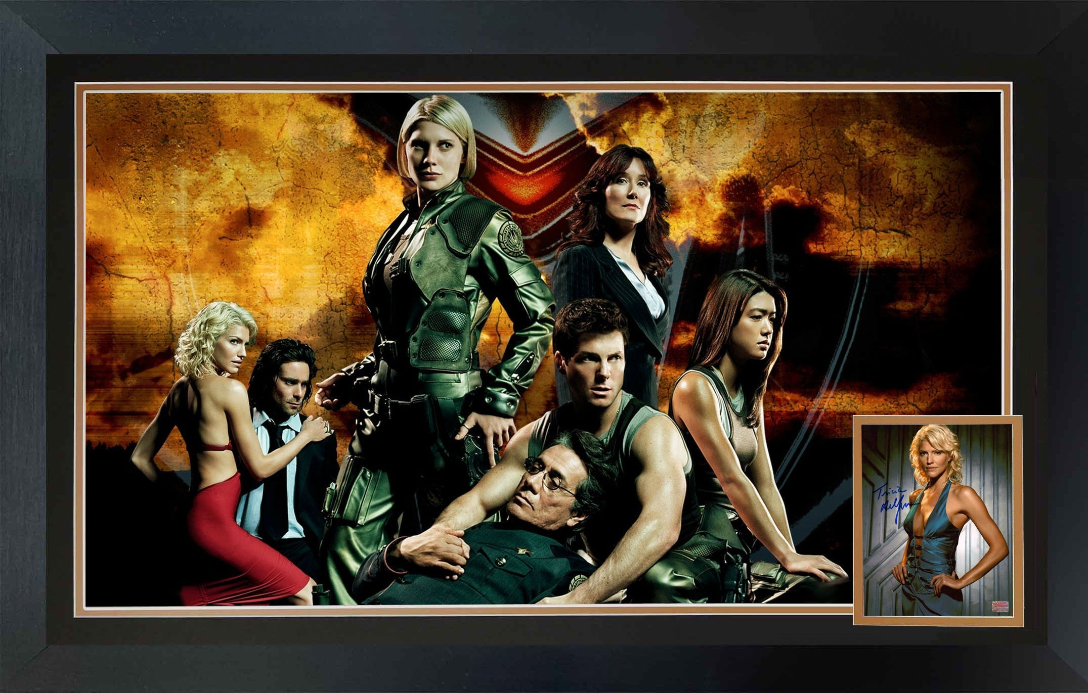TRICIA HELFER SIGNED BATTLESTAR GALACTICA FRAMED  - SCI-FI COLLECTIBLE 38'X28'