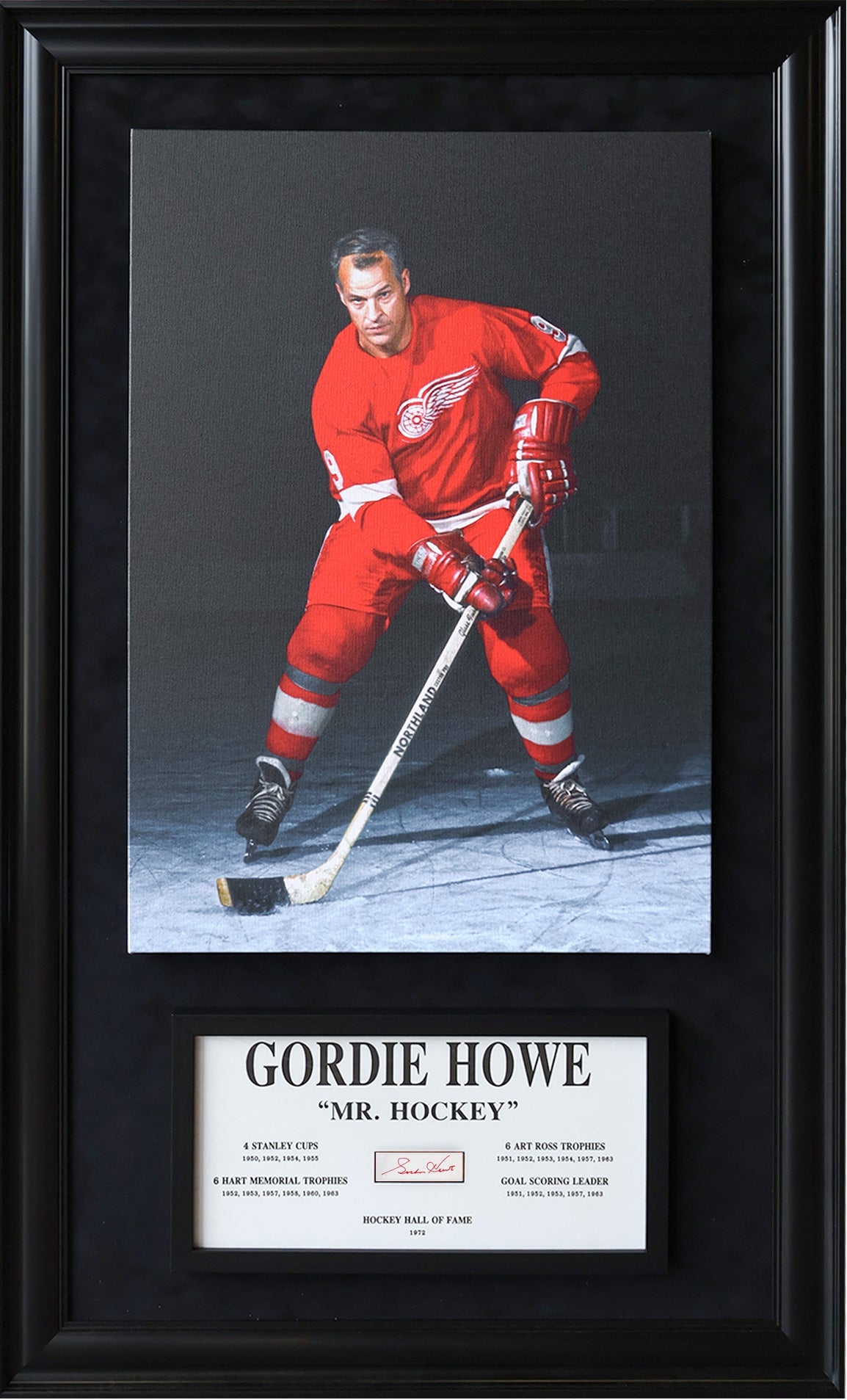 ALL TIME GREATS: GORDIE HOWE SIGNATURE PLAQUE & CANVAS FRAME (49.5' BY 29.5')