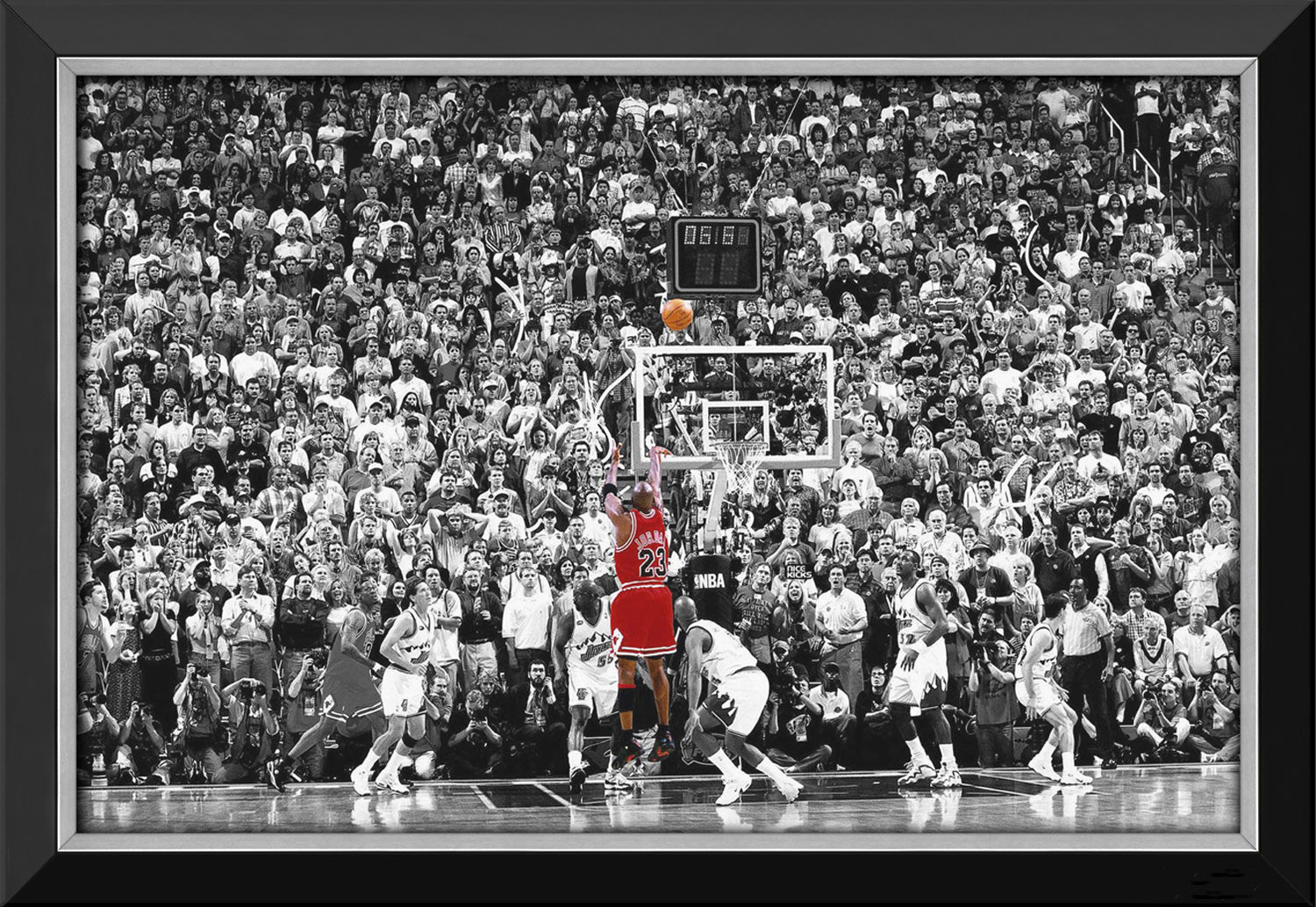 MICHAEL JORDAN LAST SHOT FRAMED CANVAS (33.5' BY 23.5')