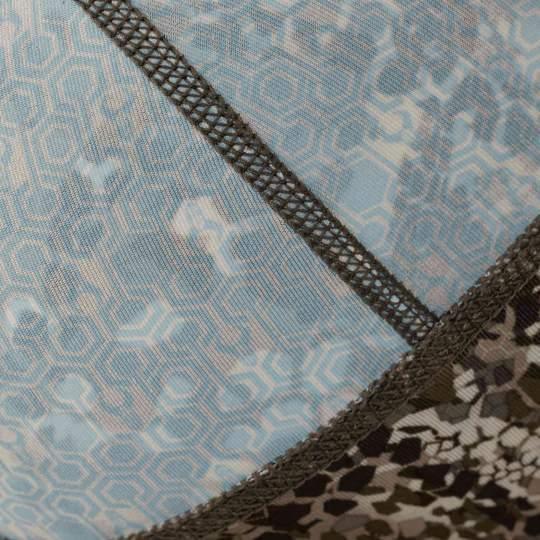 Close-up of Badlands Algus Beanie blue camo mesh fabric and stitching detail