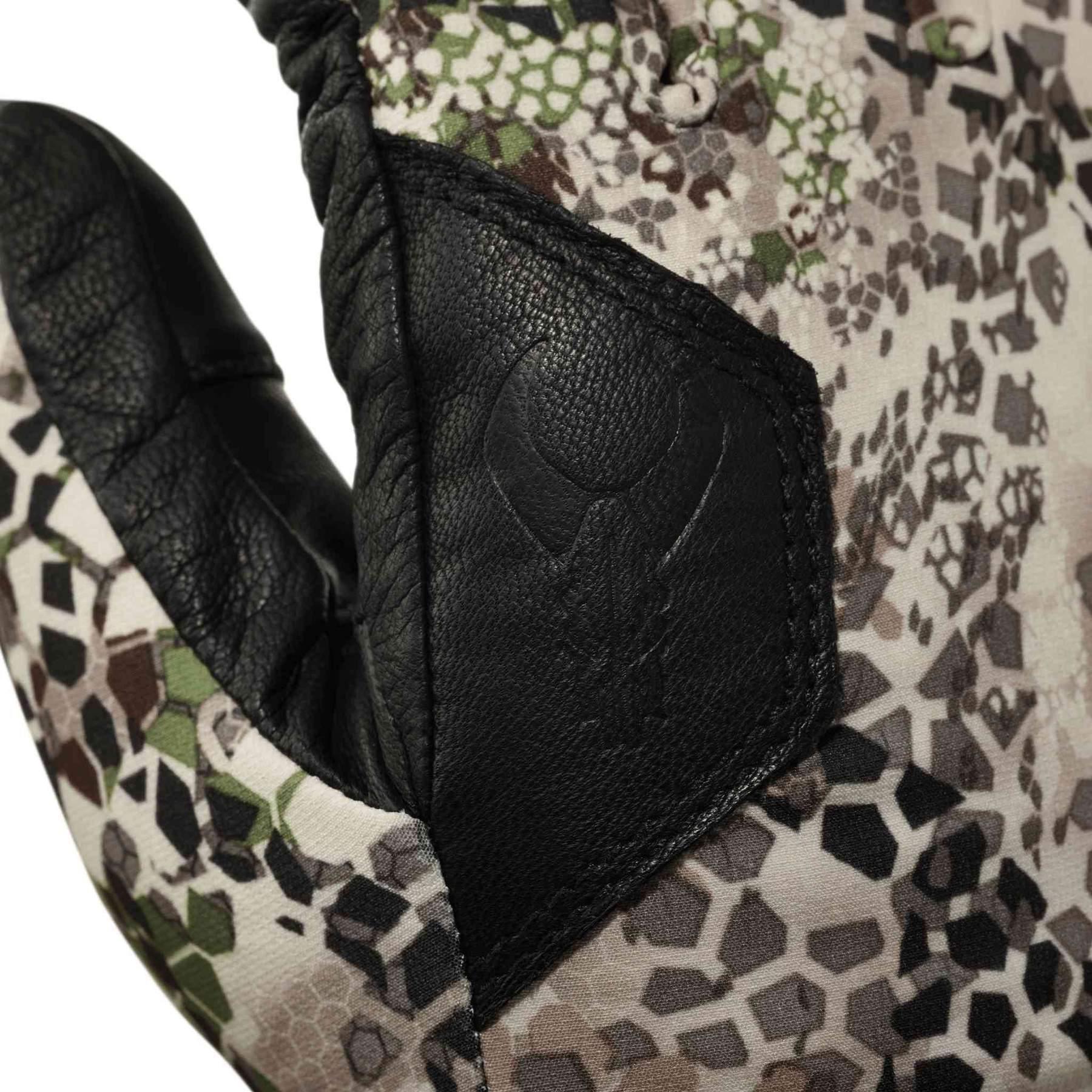 Badlands Convection Glove close-up, camo fabric and black leather palm detail