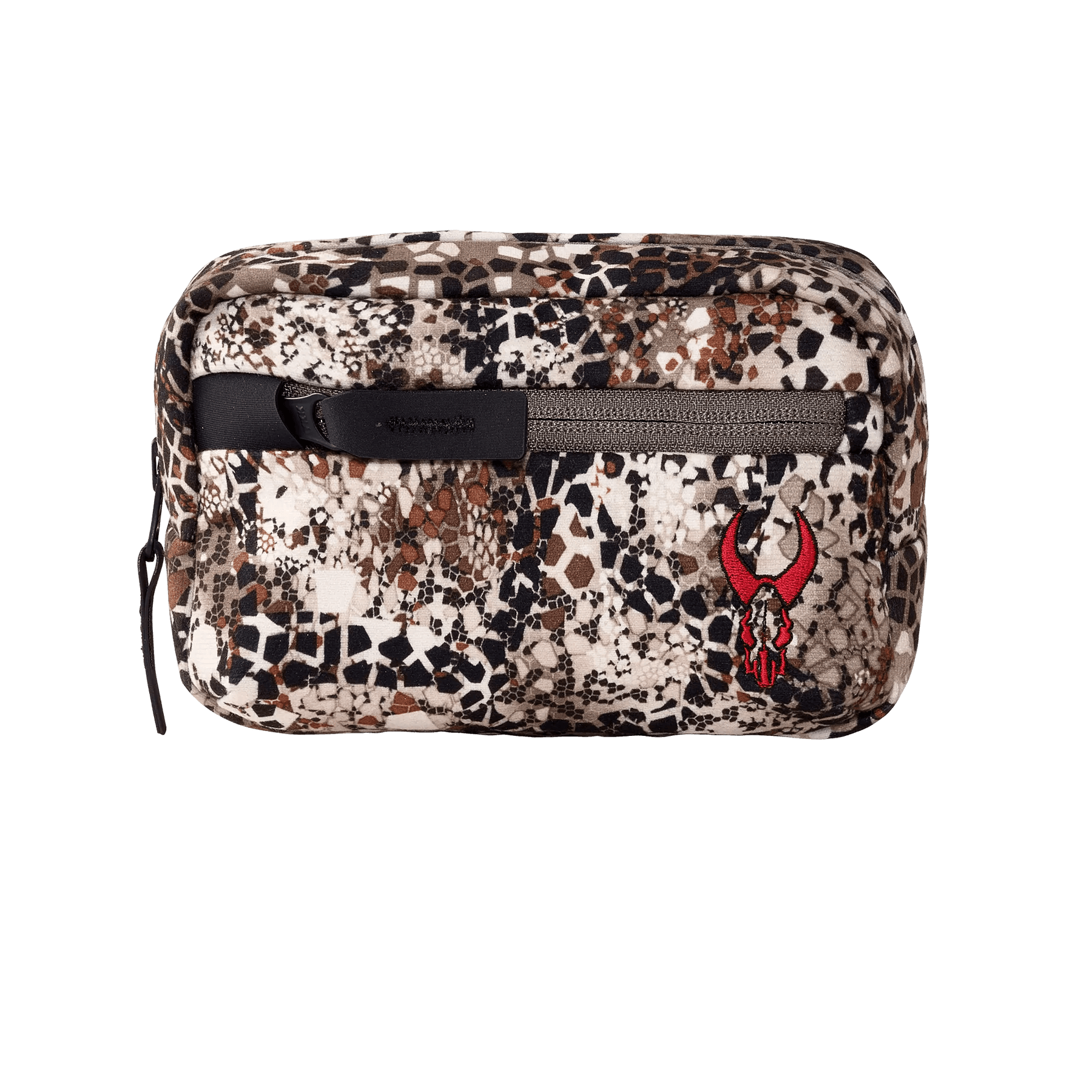 Badlands camo horizontal pocket with front zipper and red skull logo