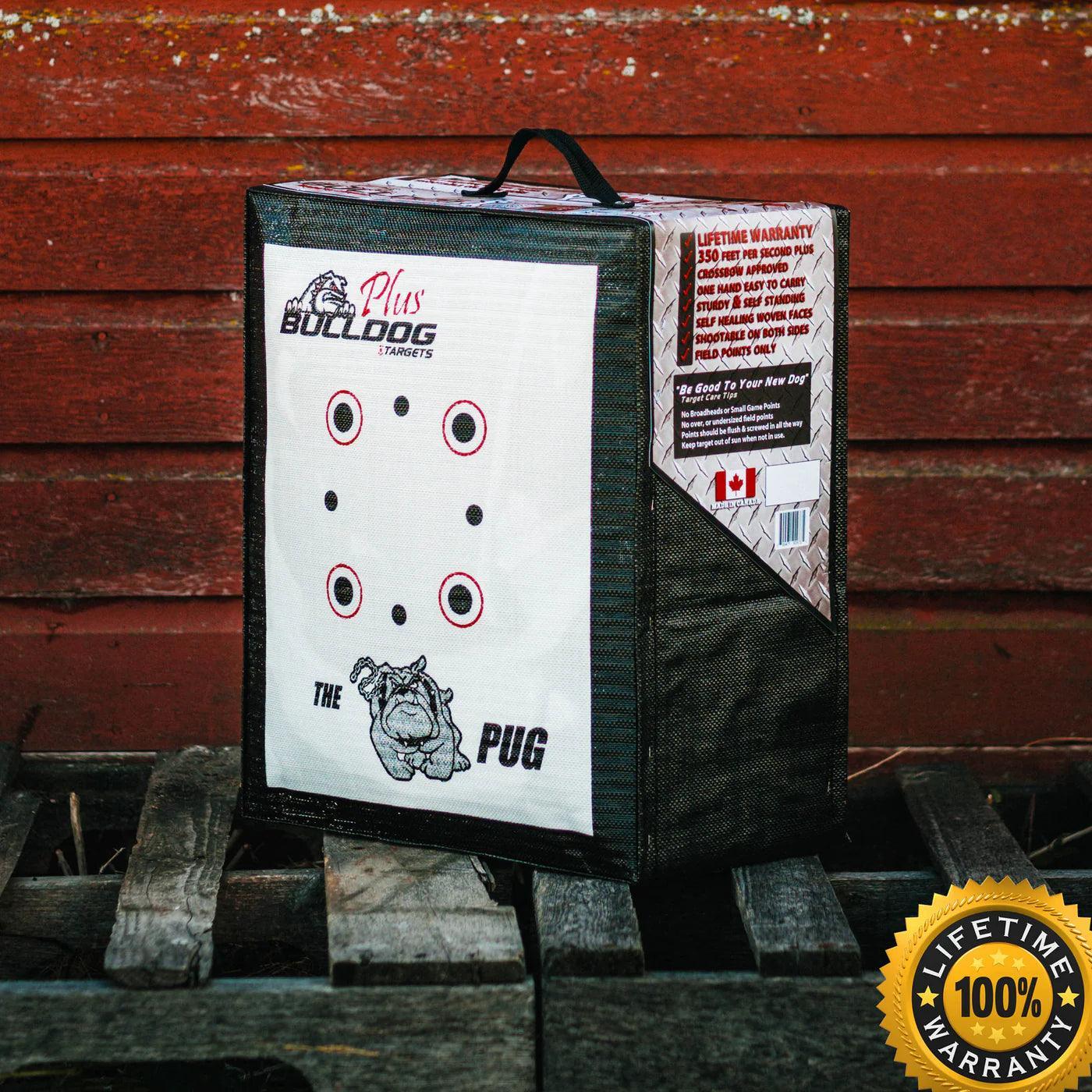 Bulldog archery target The Pug with carrying handle, set outdoors on wooden pallets